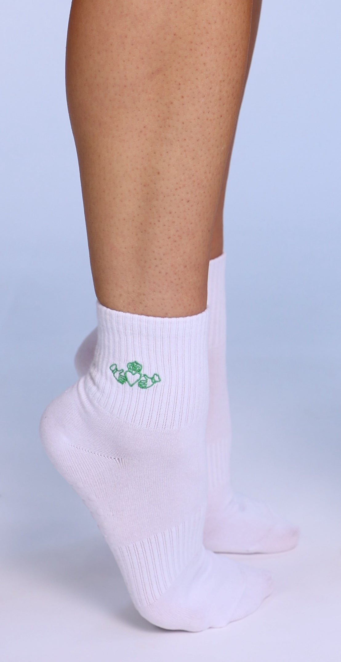 Claddagh Pilates Grip Socks | Irish Heritage Non-Slip – Ailinithe
